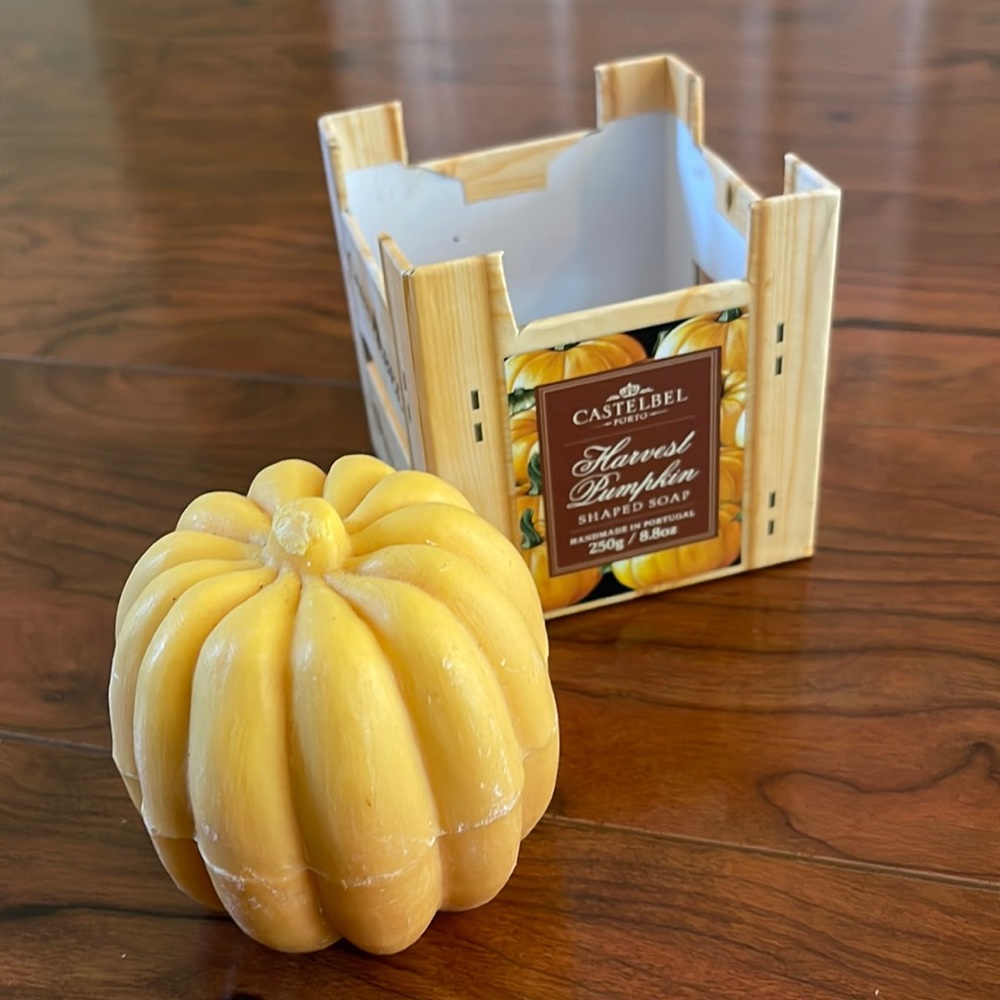NWT Castelbel Harvest Pumpkin Shaped Handmade Soap